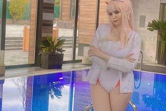 最新！Alina Becker的吉他姐姐图库，光影交织间，心情瞬间被点燃。